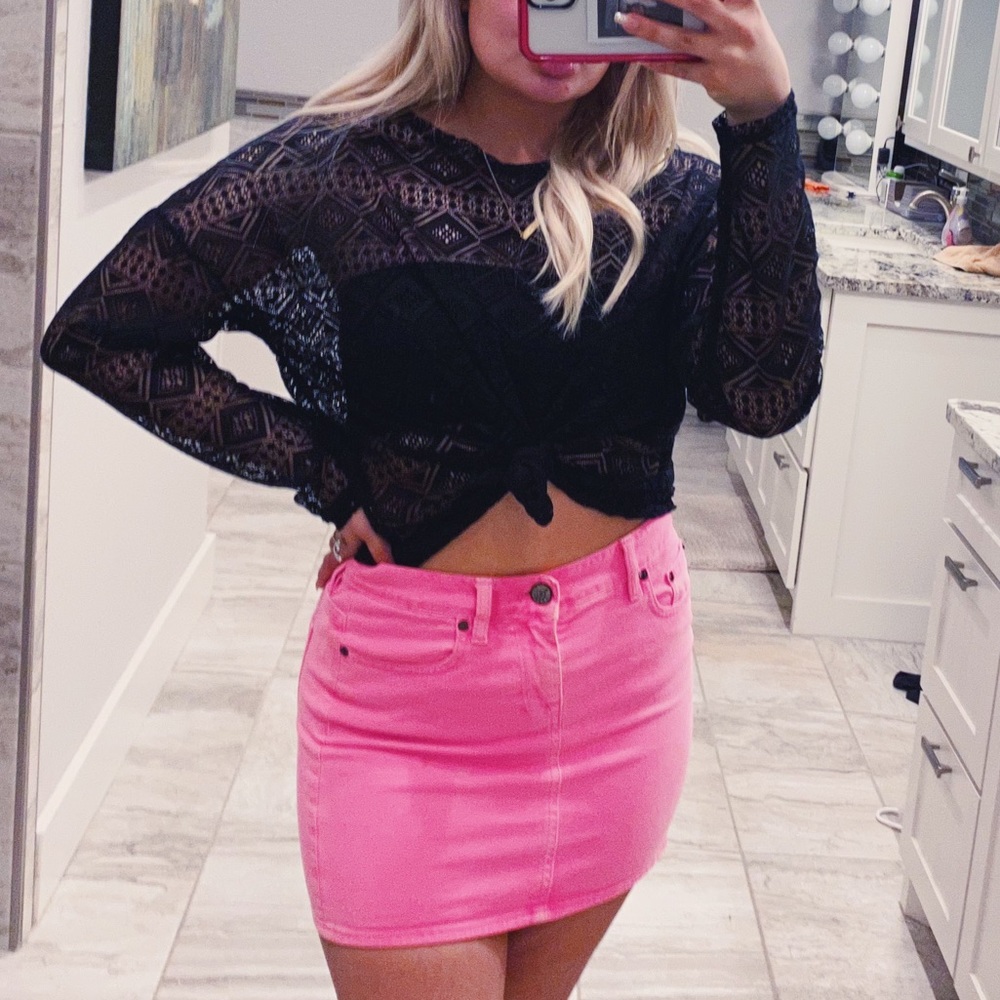 prettylittlething black lace top - Picture 3 of 3